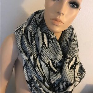 Designer michael kors infinity snake skin scarf